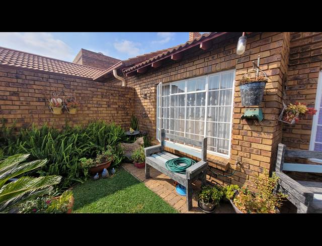 3 BEDROOM SIMPLEX RENTED IN BRACKENDOWNS